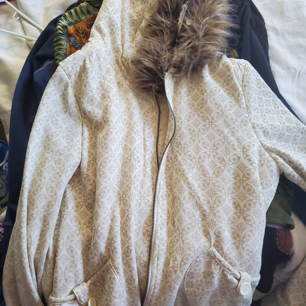 Sweatshirt